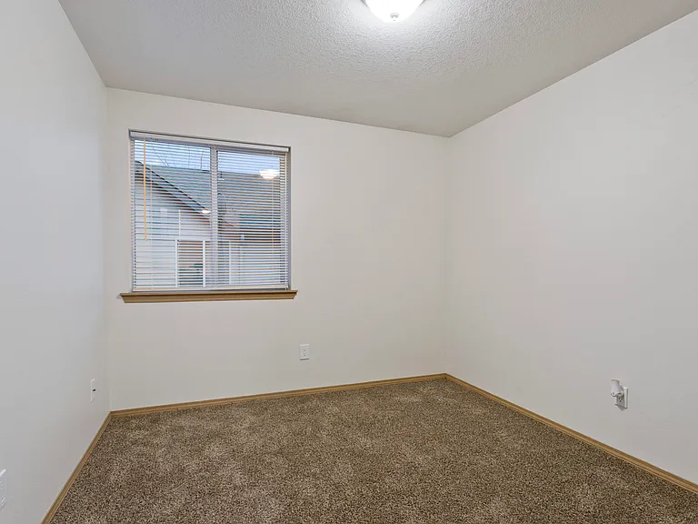 Jonathan's Place — Photo 15