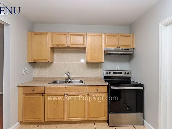 3rd image of 3017 W Meadow St
