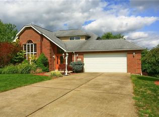 2411 Bonnie Dell Dr, South Park, PA 15129