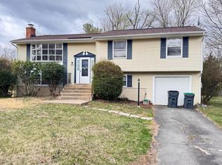 820 Barkley Dr, Fredericksburg, VA 22407