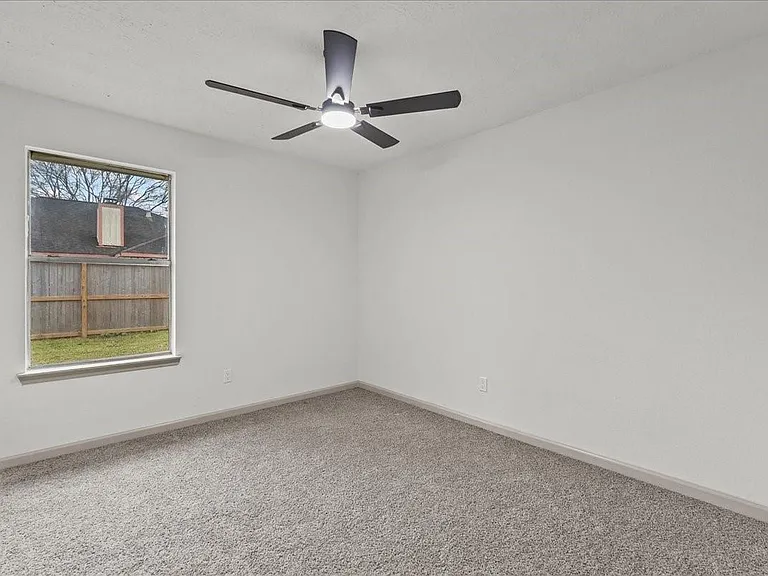 10912 Dogwood Dr — Photo 21