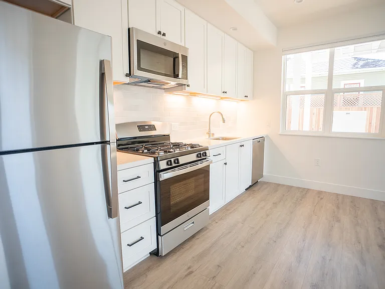 325 W Anapamu St #A — Photo 7
