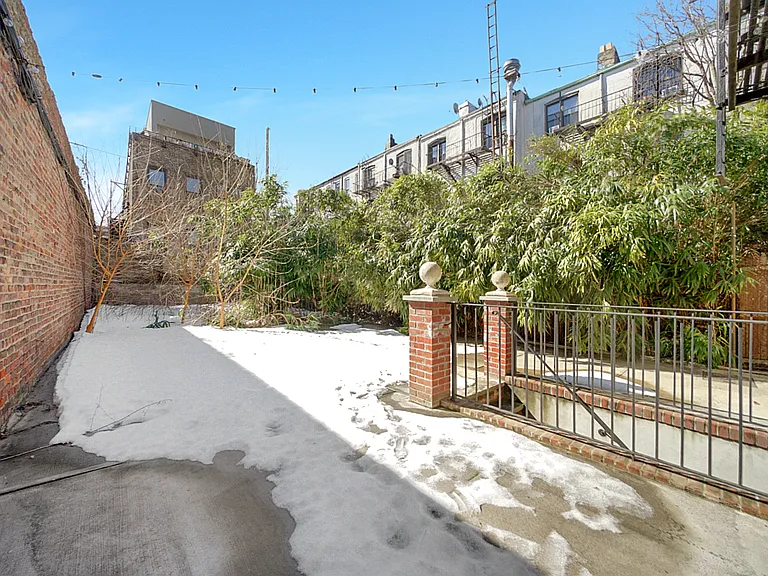 364 15th St #1L — Photo 7