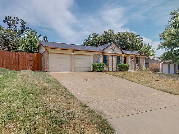3rd image of 4805 French Wood Dr