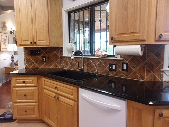 4th image of 110 Oak Mountain Cir