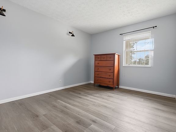 3rd image of 1326 Aarons Way
