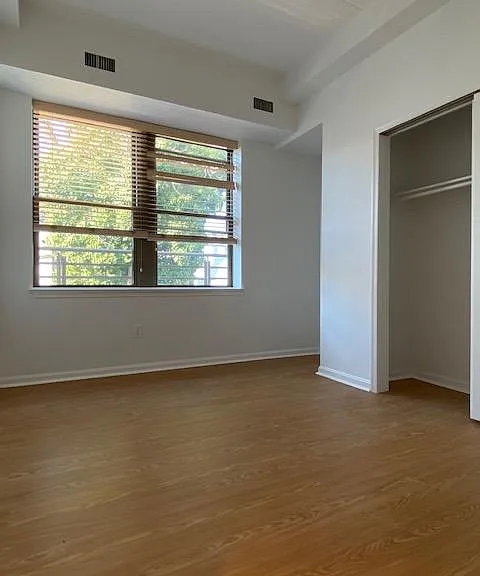 1251 Bank St NW #5 — Photo 3