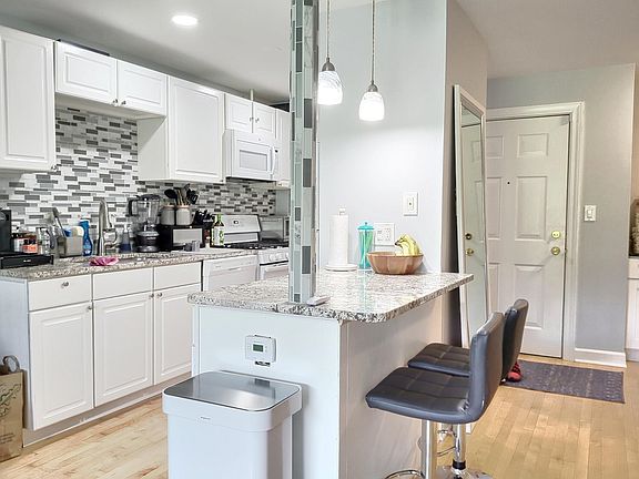 3rd image of 2407 N Kennicott Dr APT 1B