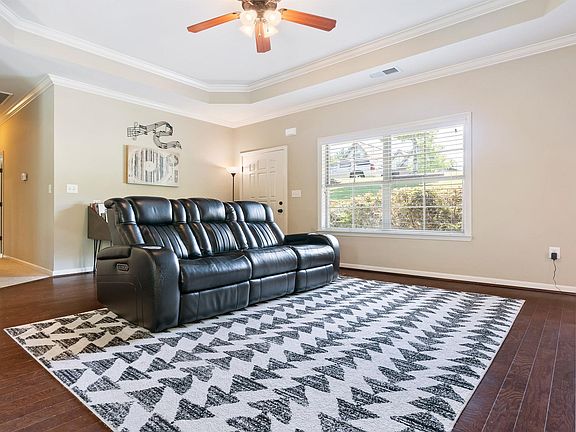 4th image of 162 Eagle Cove Dr