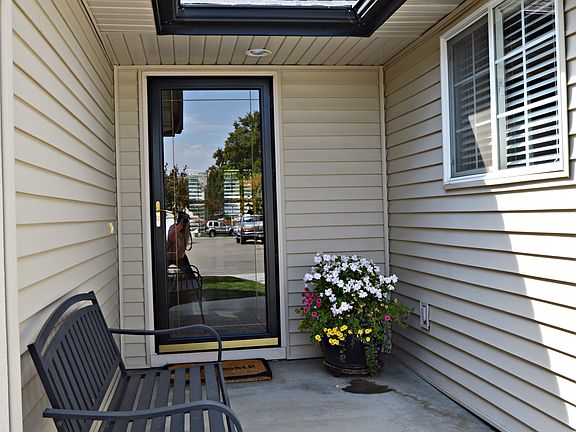 Front Entry Way
