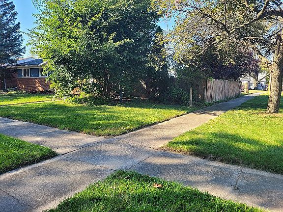 3rd image of 206 S Byfield St