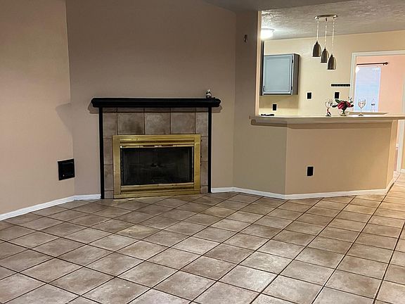4th image of 15714 Constitution Ln