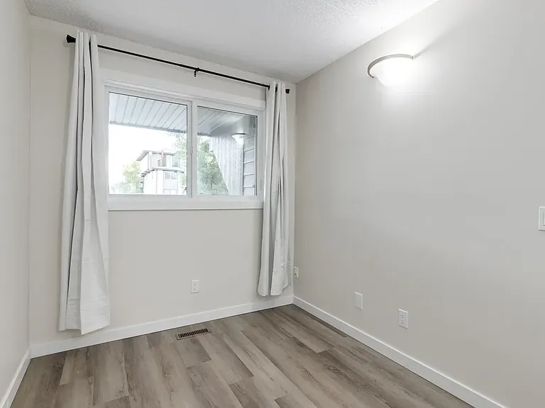 739 Bracewood Dr SW — Photo 86