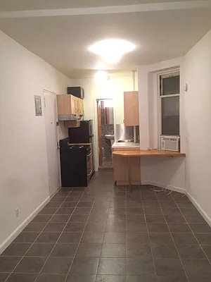 Rented by Performing Assets Corp | media 25