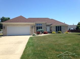1438 Kingston Dr, Saginaw, MI 48638