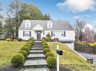 3 Glenwood Dr, Trumbull, CT 06611