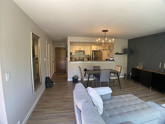 4th image of 21925 7th Ave S APT 118