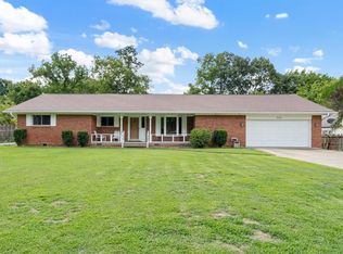 904 W Elgin St, Siloam Springs, AR 72761