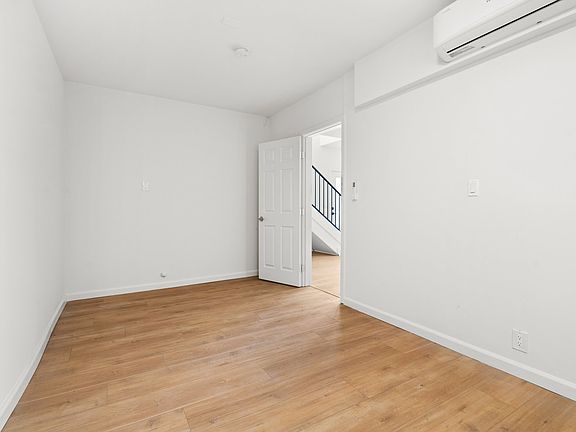 4th image of 917 Lincoln Blvd #6