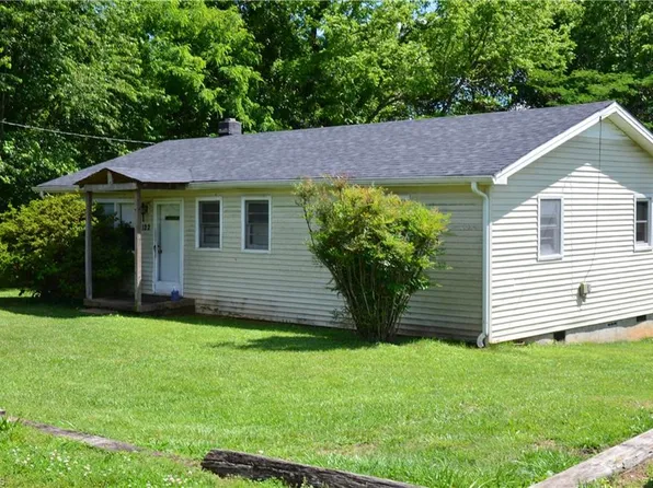 122 Satterfield Ln, Mount Airy, NC 27030