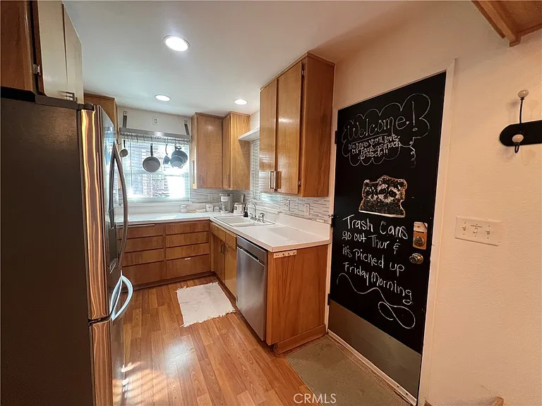 23870 Lakeview Dr — Photo 7