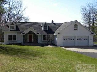 N3777 Pine Mountain Rd, Iron Mountain, MI 49801