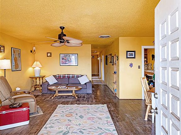 4th image of 105 Gallegos Ln