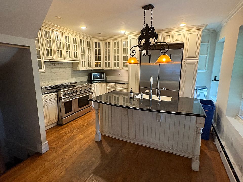 1st image of 36 Warwick St #32B