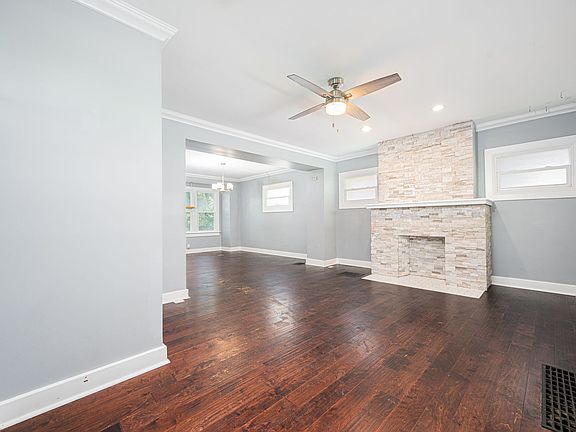 3rd image of 906 S Champion Ave