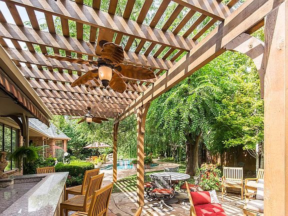 4th image of 18801 Saddle River Dr