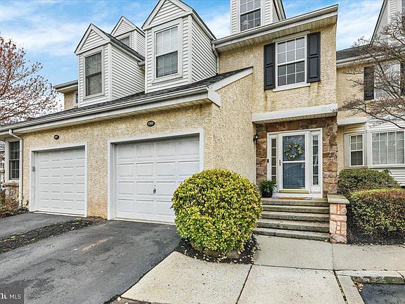 3rd image of 1302 Coventry Pointe Ln #1302