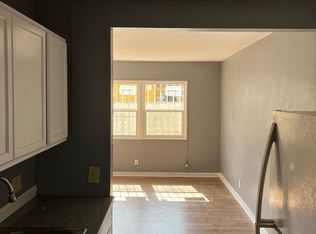 1318 E 59th Pl #B, Los Angeles, CA 90001