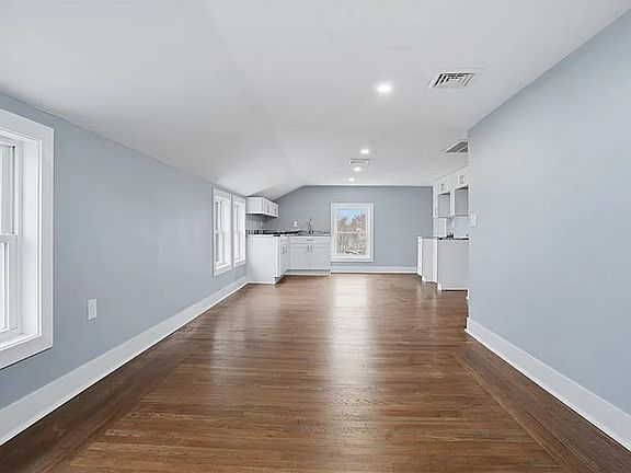 5th image of 188 Greene Ln #B