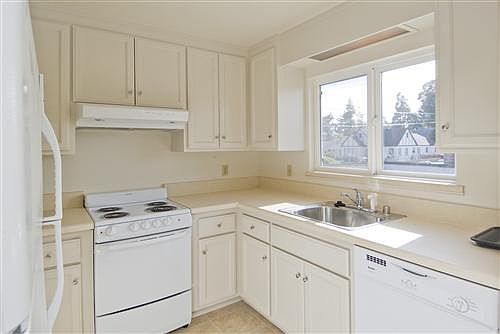 2nd image of 107 10th Ave