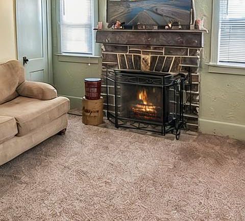 2nd image of 3017 Main St