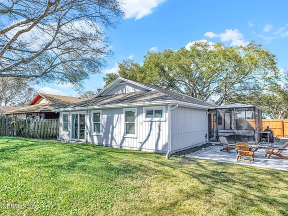 3rd image of 138 LAS PALMAS Lane