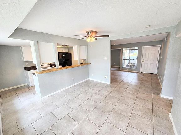 3rd image of 781 Country Place Dr APT 1083