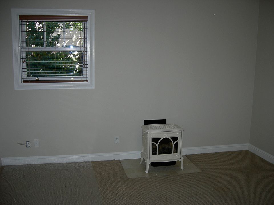 2nd image of 109A Taylor St