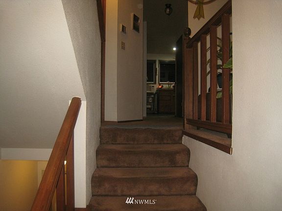 4th image of 812 N 161st PL #D42