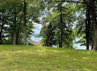 Lake Cir, La follette, TN 37766