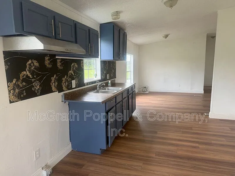 3 bed, 2.0 bath, $1,600 — Photo 4