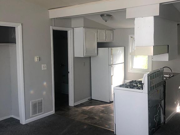 4th image of 109 Progressive Ave #2