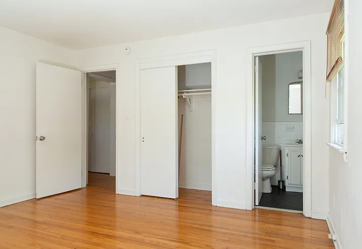 323 Shoreline Dr — Photo 7
