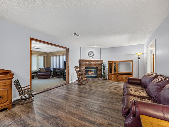 4th image of 55 Alicante Rd