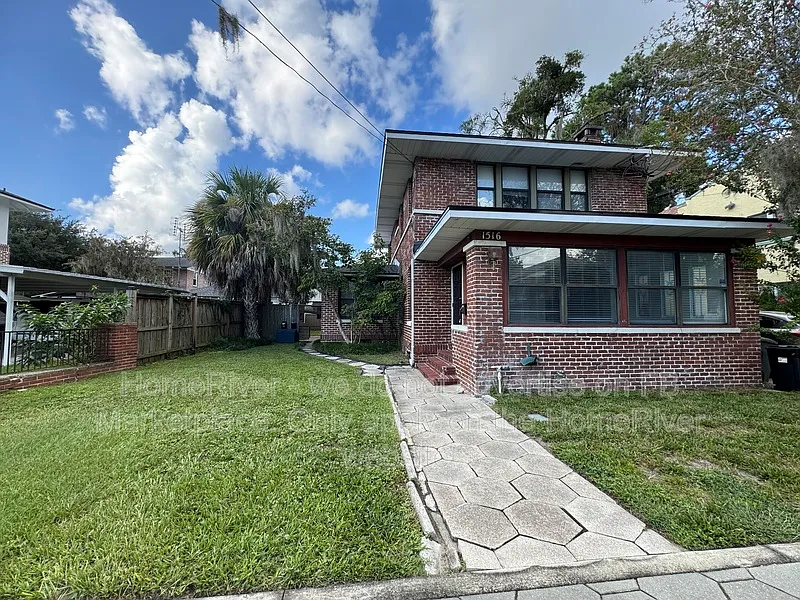 2 bed, 1.0 bath, 1200 sqft, $1,595 — Photo 2