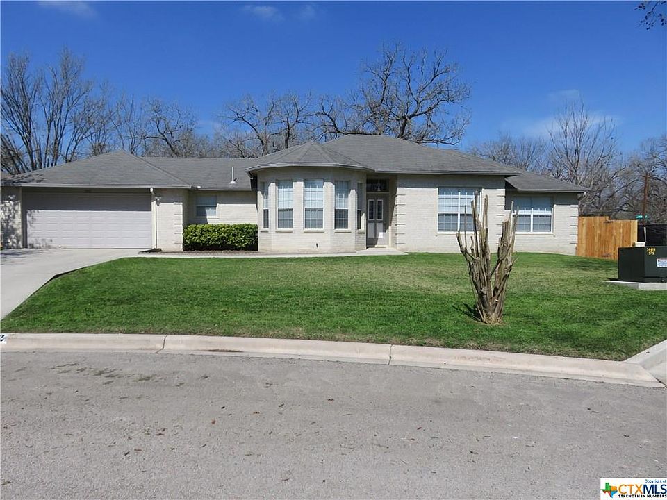 1st image of 202 Parkridge Cir