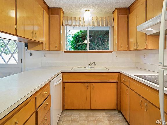 5th image of 6601 80th St SW