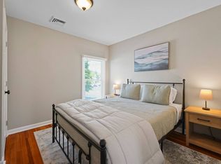22 Lincoln Ave FLOOR 2, Saratoga Springs, NY 12866