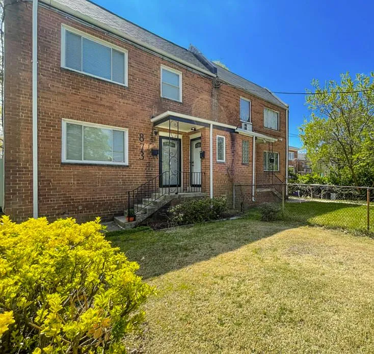 873 Bellevue Street Southeast, Unit 1 — Photo 2