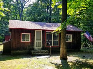 210 Maple Ln, Greentown, PA 18426